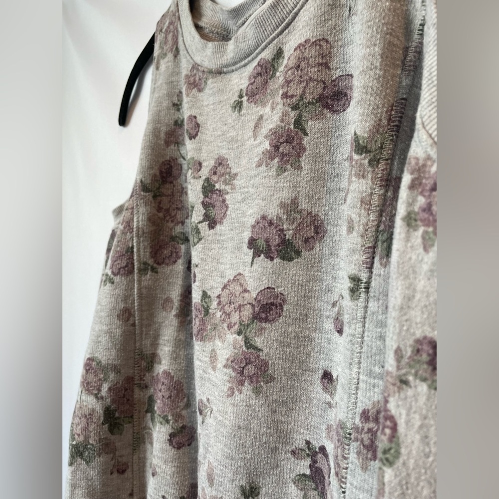 Cold shoulder top - Picture 3 of 6